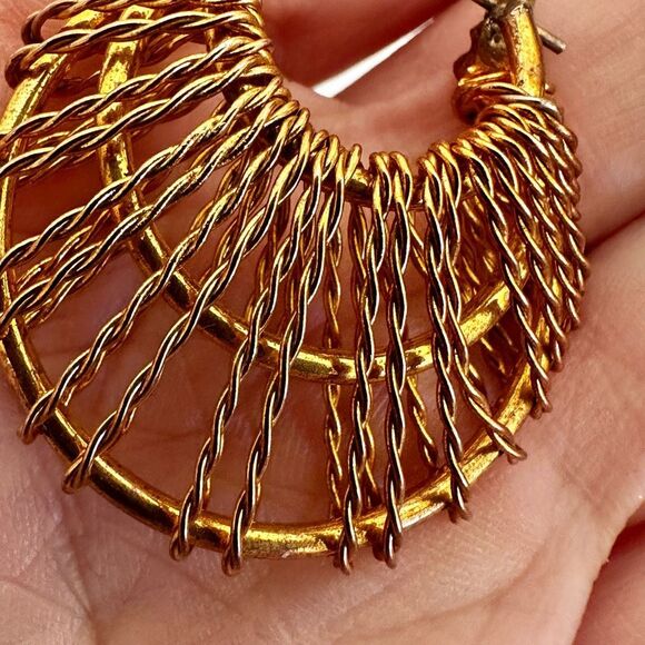 Gold tone wire hoop earrings - Picture 6 of 6